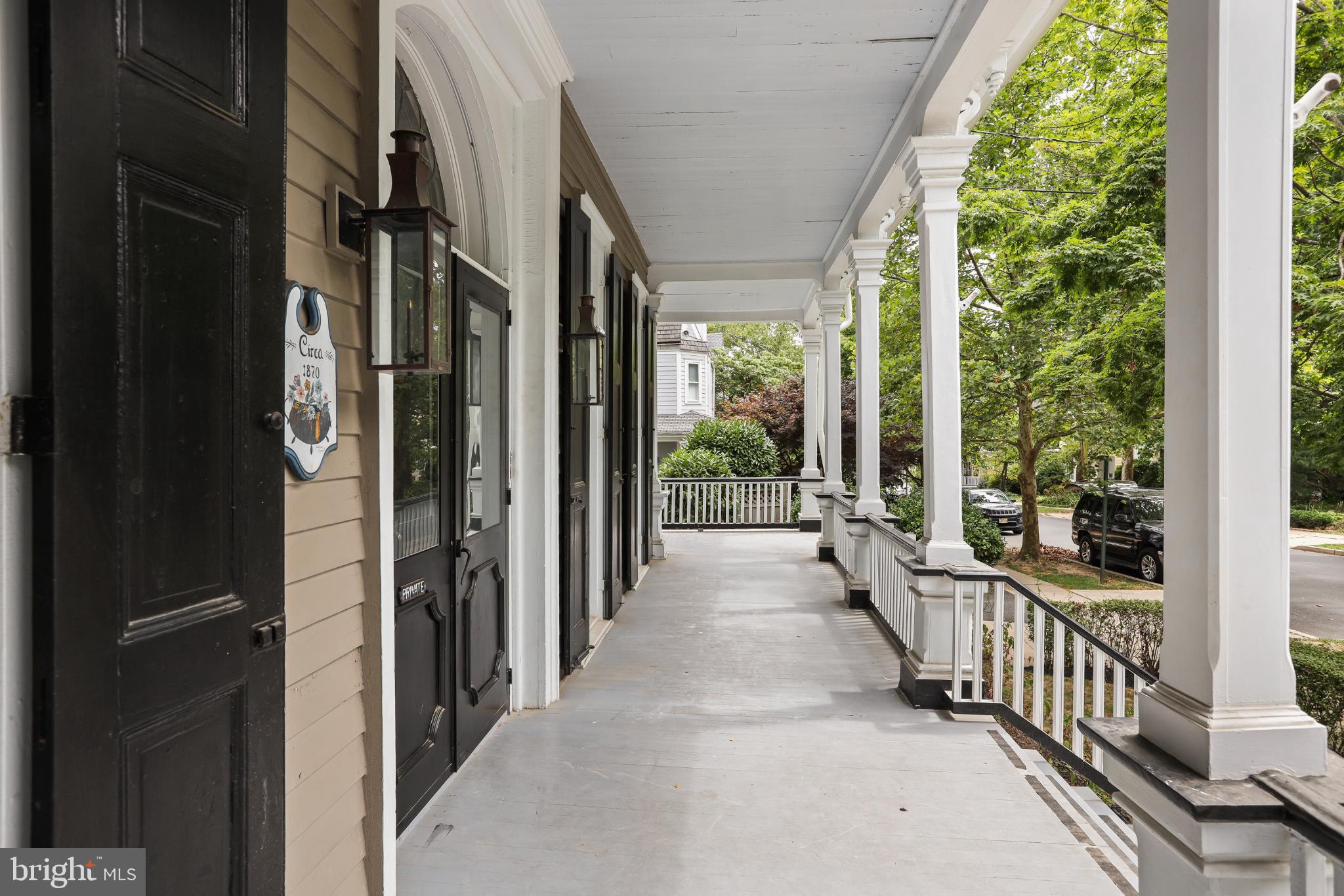 12 MURRAY PLACE