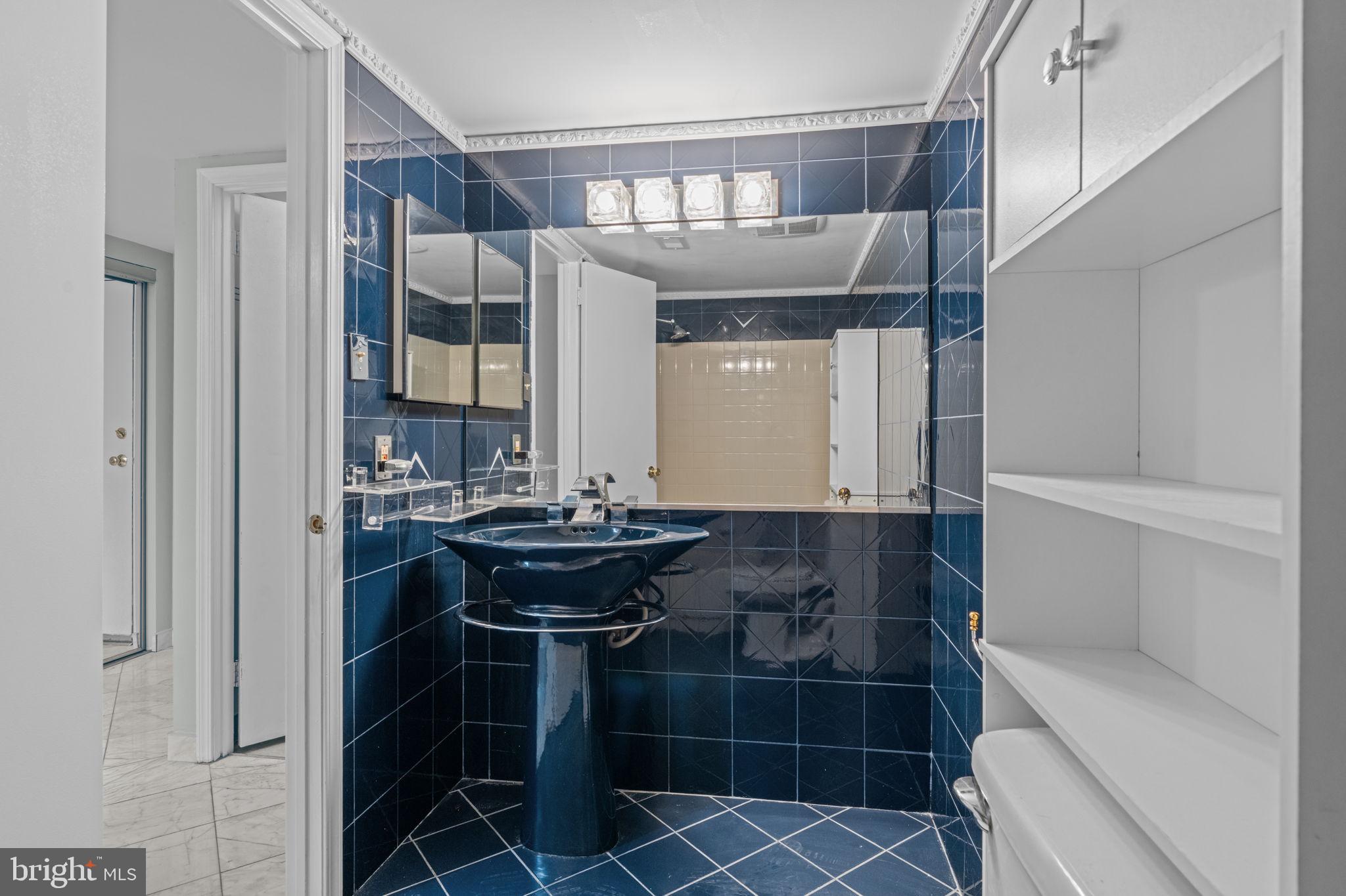 2131 WELSH ROAD 00 208