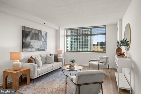 Photo of 7111 Woodmont Avenue #812, BETHESDA, MD 20815 (MLS # MDMC2207610)