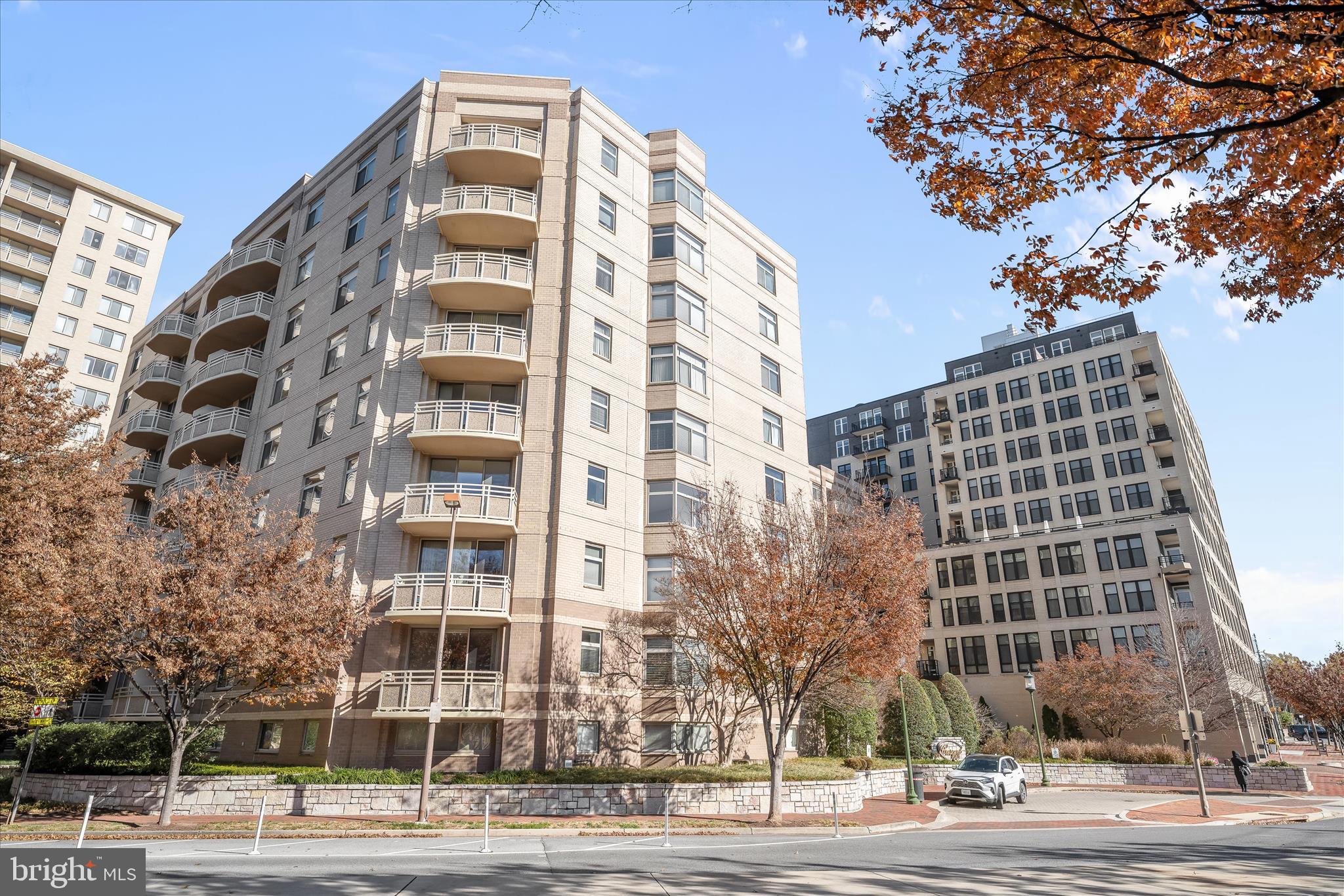 DOWNTOWN BETHESDA - Residential