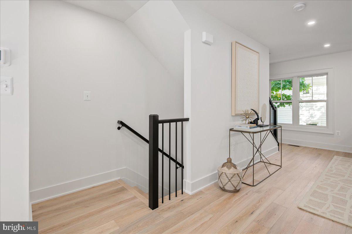 LYON PARK - Residential Lease