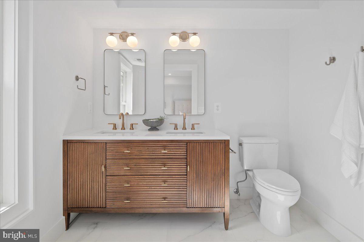 LYON PARK - Residential Lease