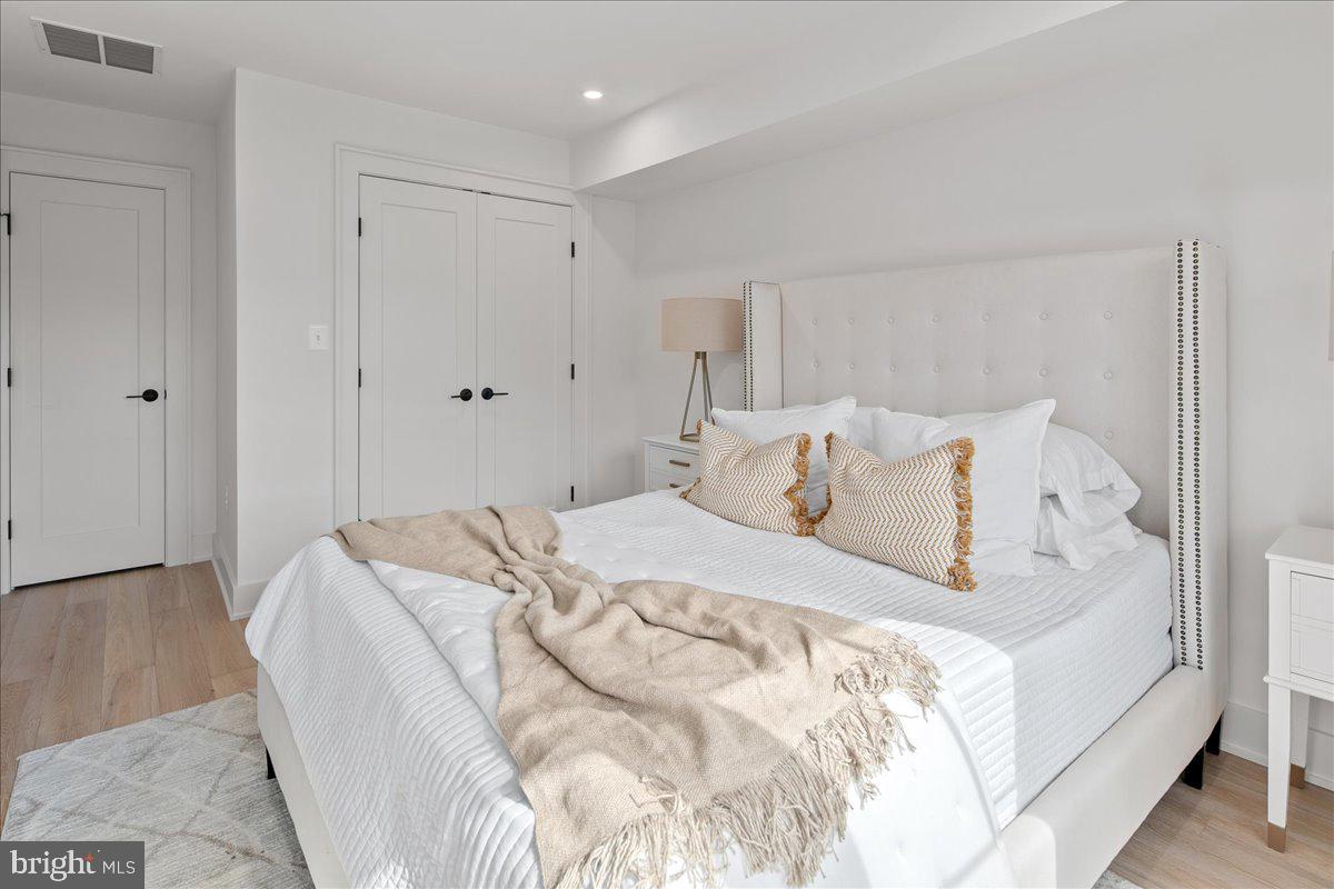 LYON PARK - Residential Lease