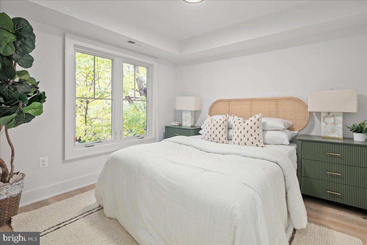 LYON PARK - Residential Lease