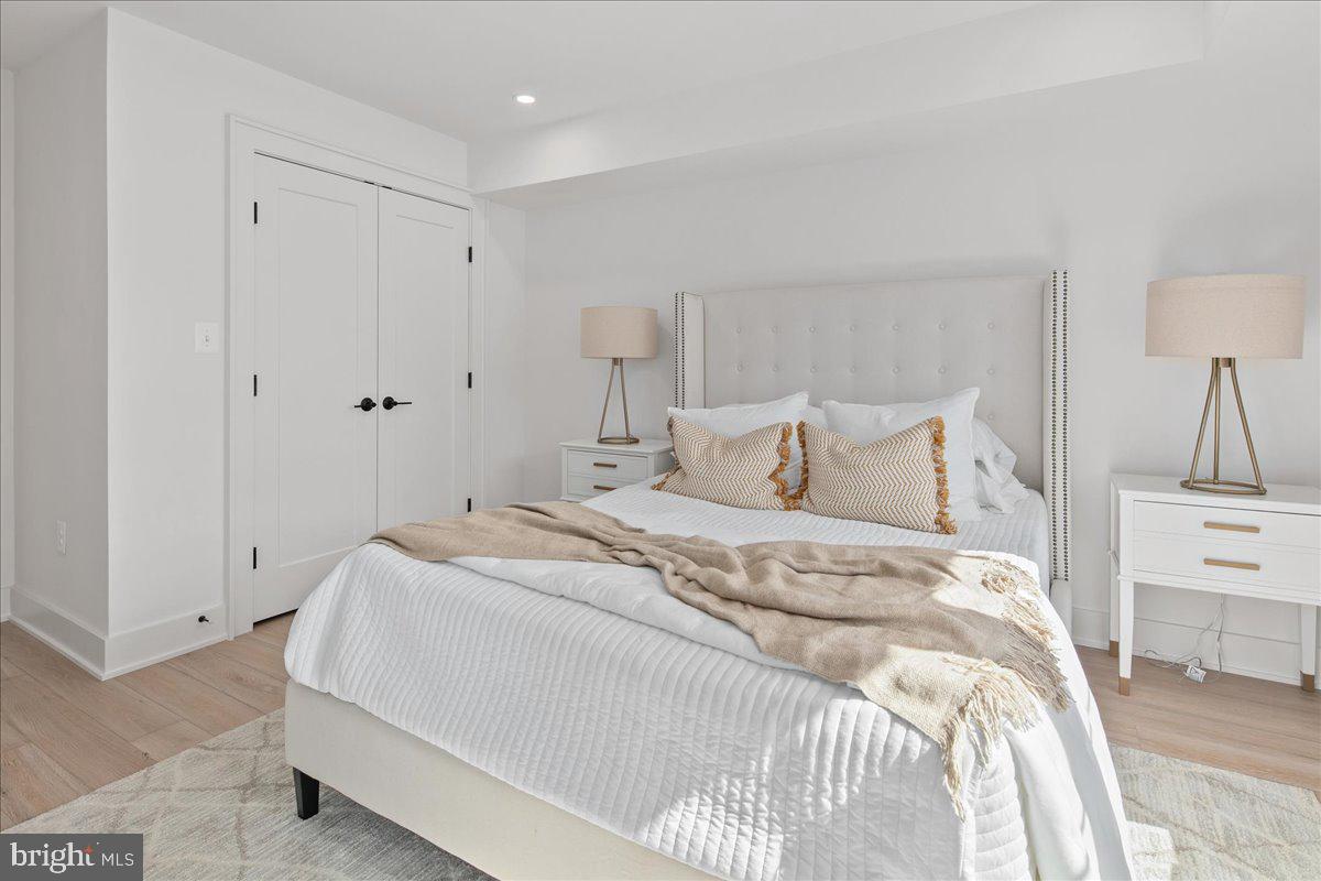 LYON PARK - Residential Lease