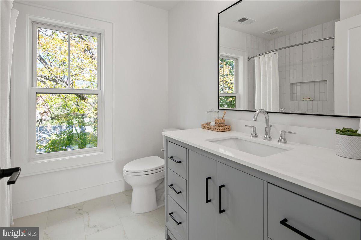 LYON PARK - Residential Lease