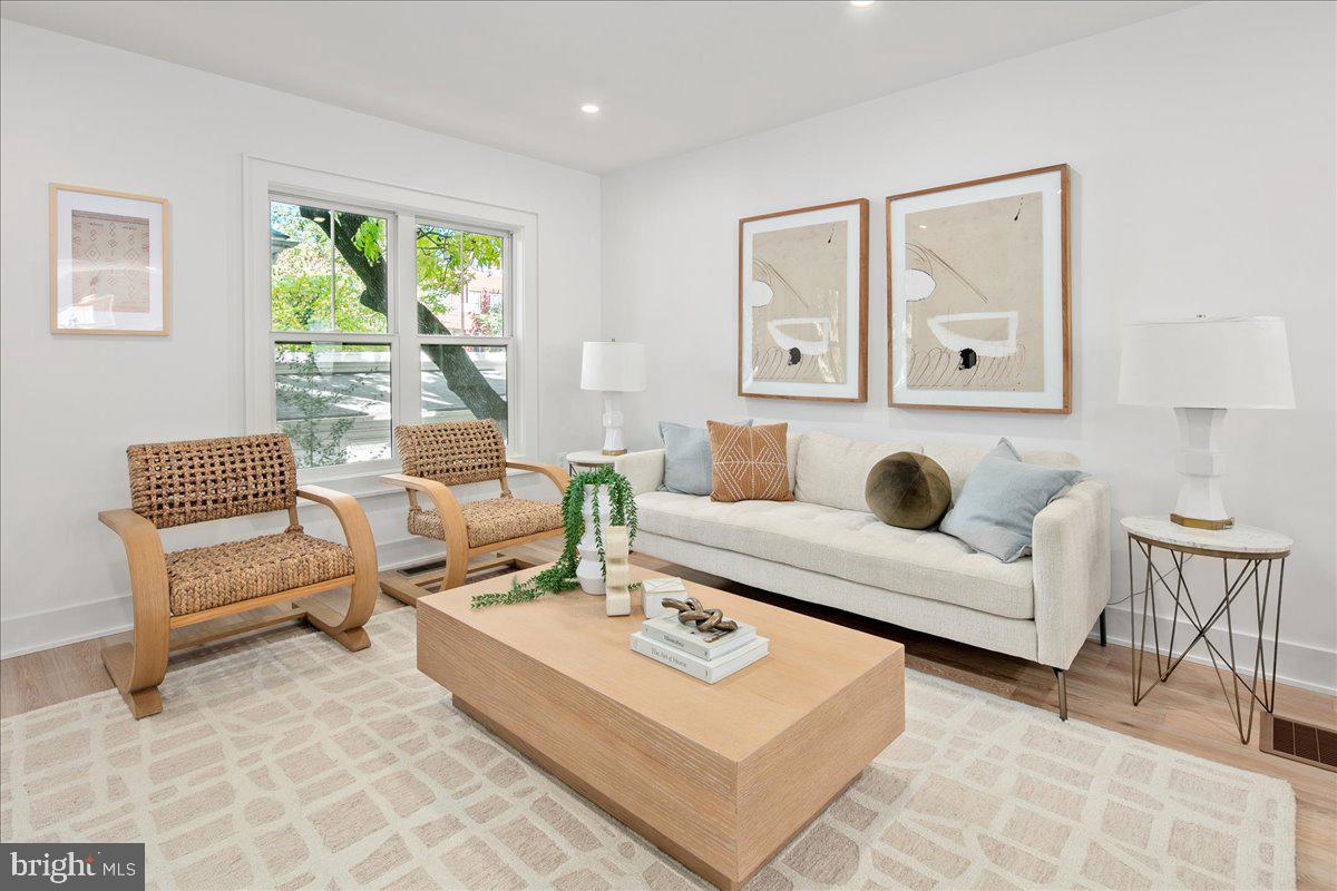 LYON PARK - Residential Lease