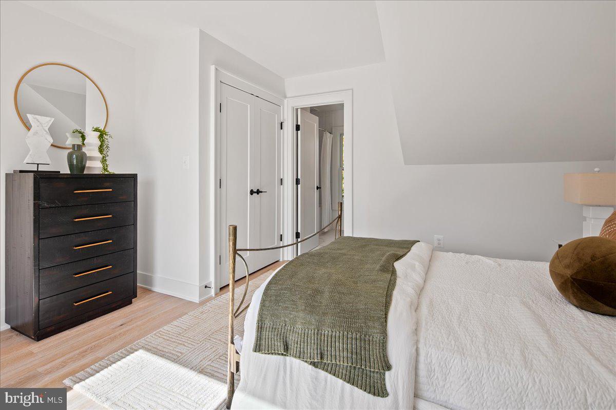 LYON PARK - Residential Lease