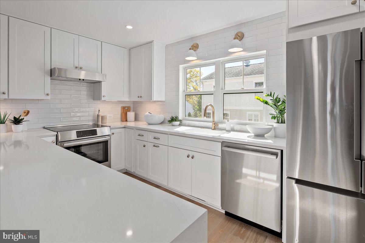 LYON PARK - Residential Lease