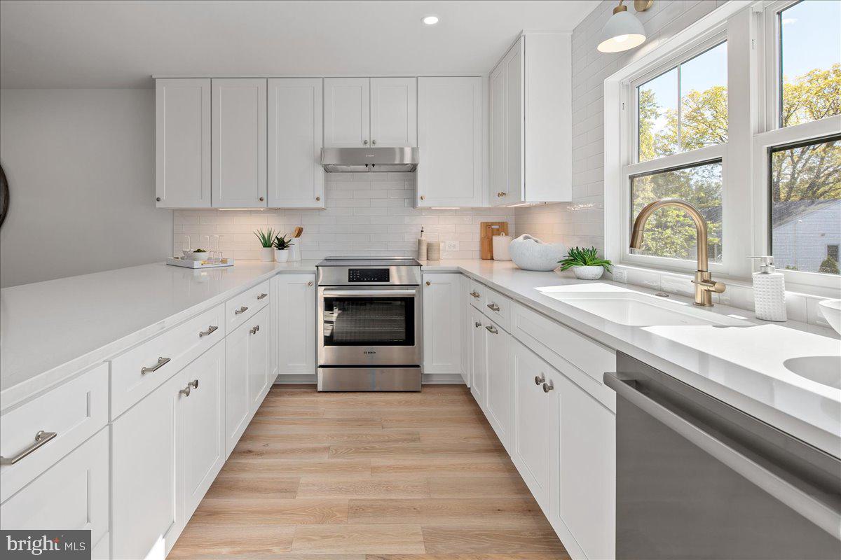 LYON PARK - Residential Lease