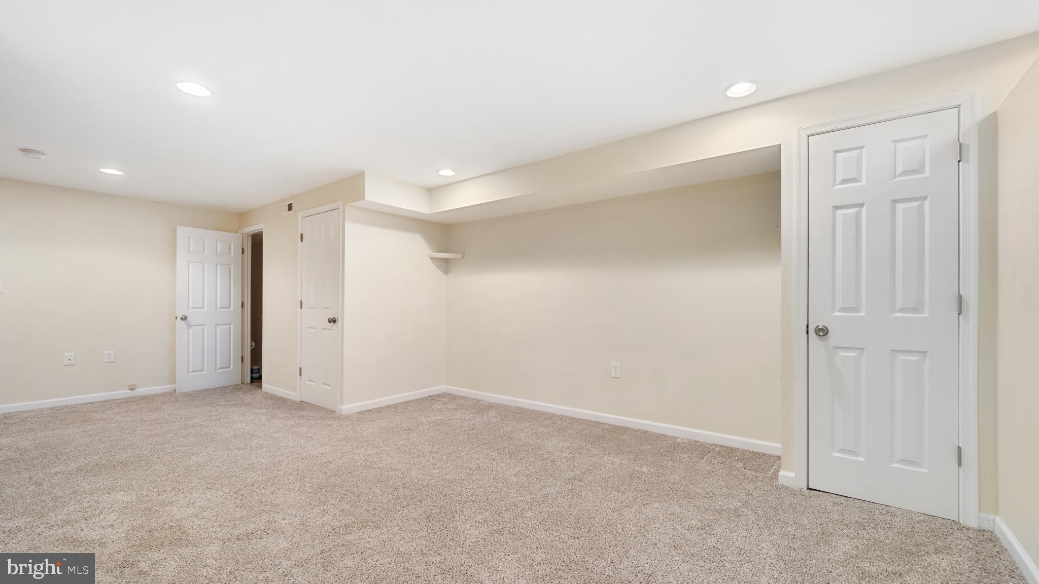 NORTH POINT VILLAGE - Residential Lease