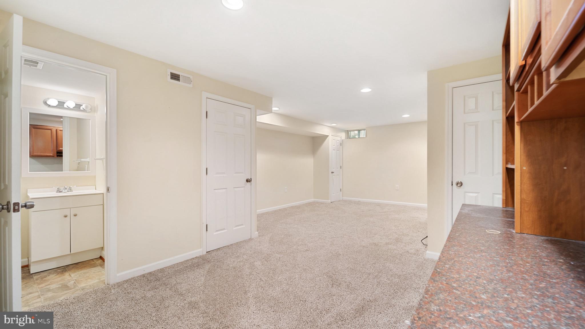 NORTH POINT VILLAGE - Residential Lease