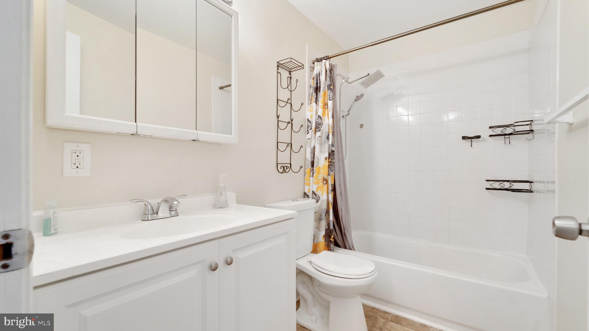 NORTH POINT VILLAGE - Residential Lease