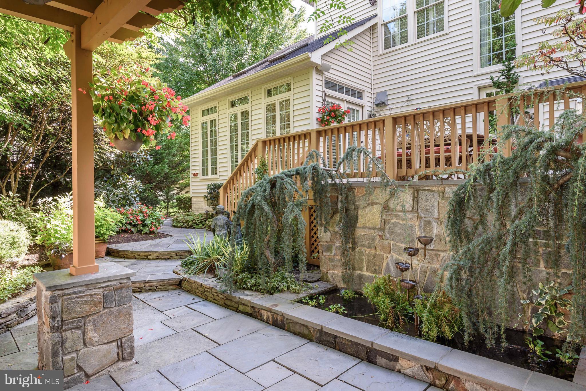 FAIR OAKS GLEN - Residential