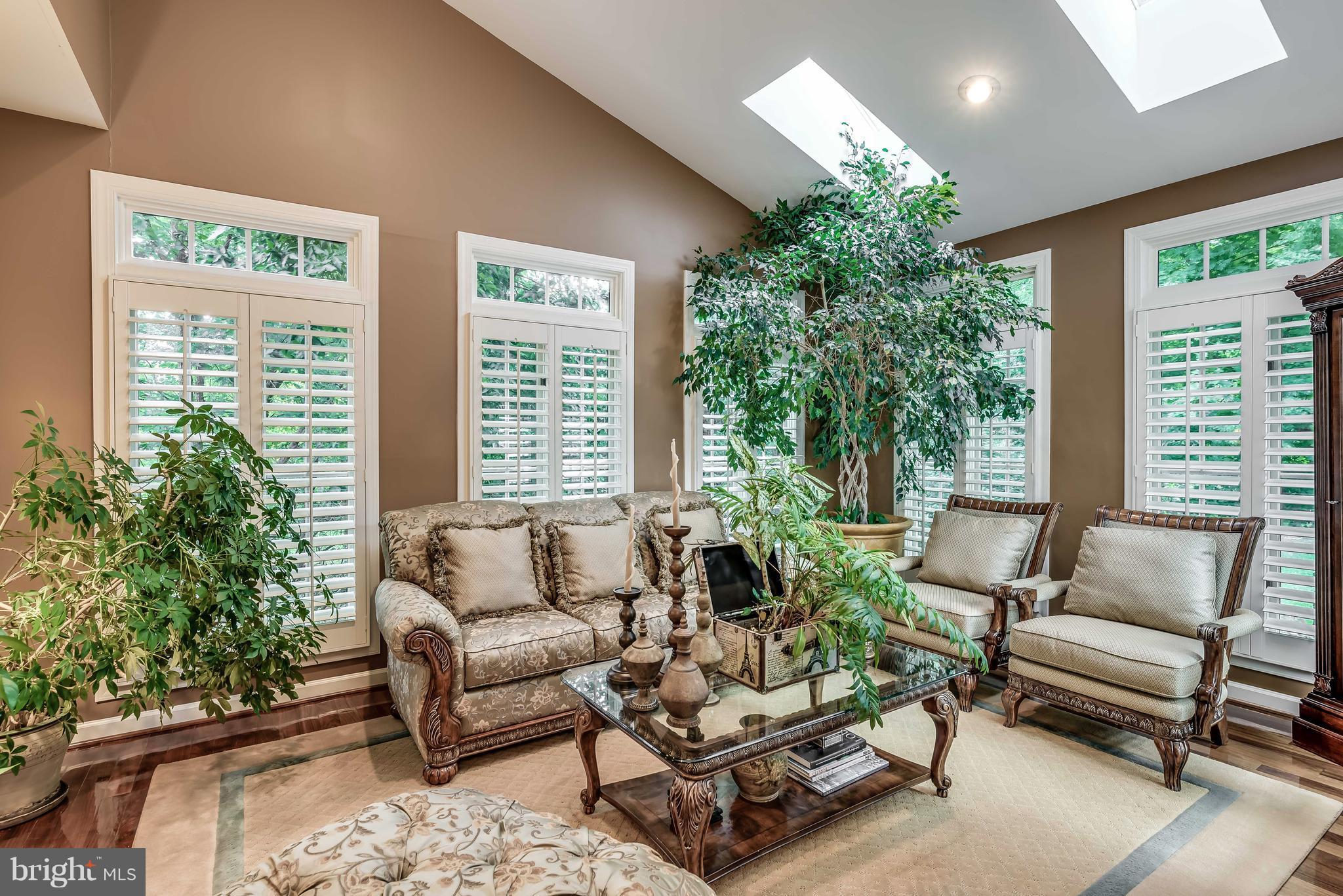 FAIR OAKS GLEN - Residential