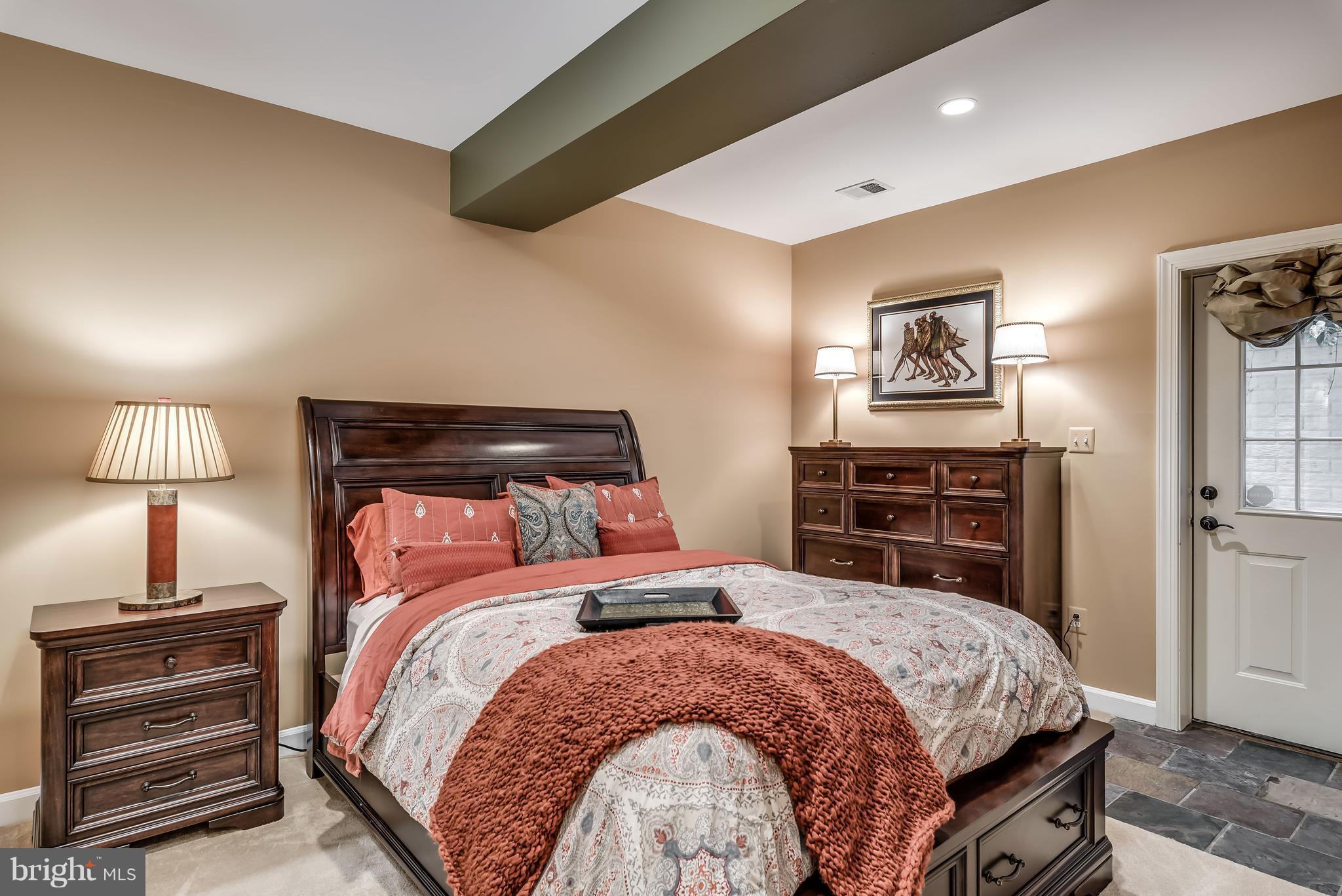 FAIR OAKS GLEN - Residential