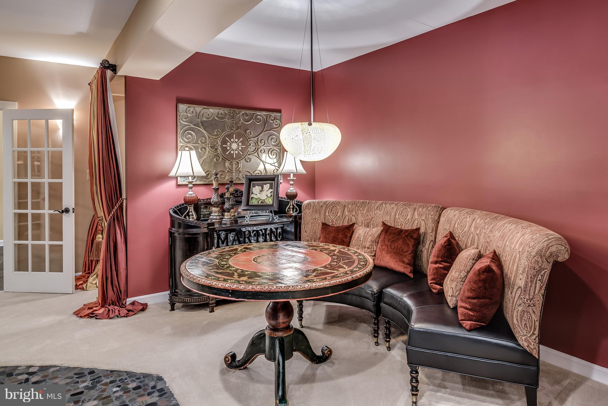 FAIR OAKS GLEN - Residential