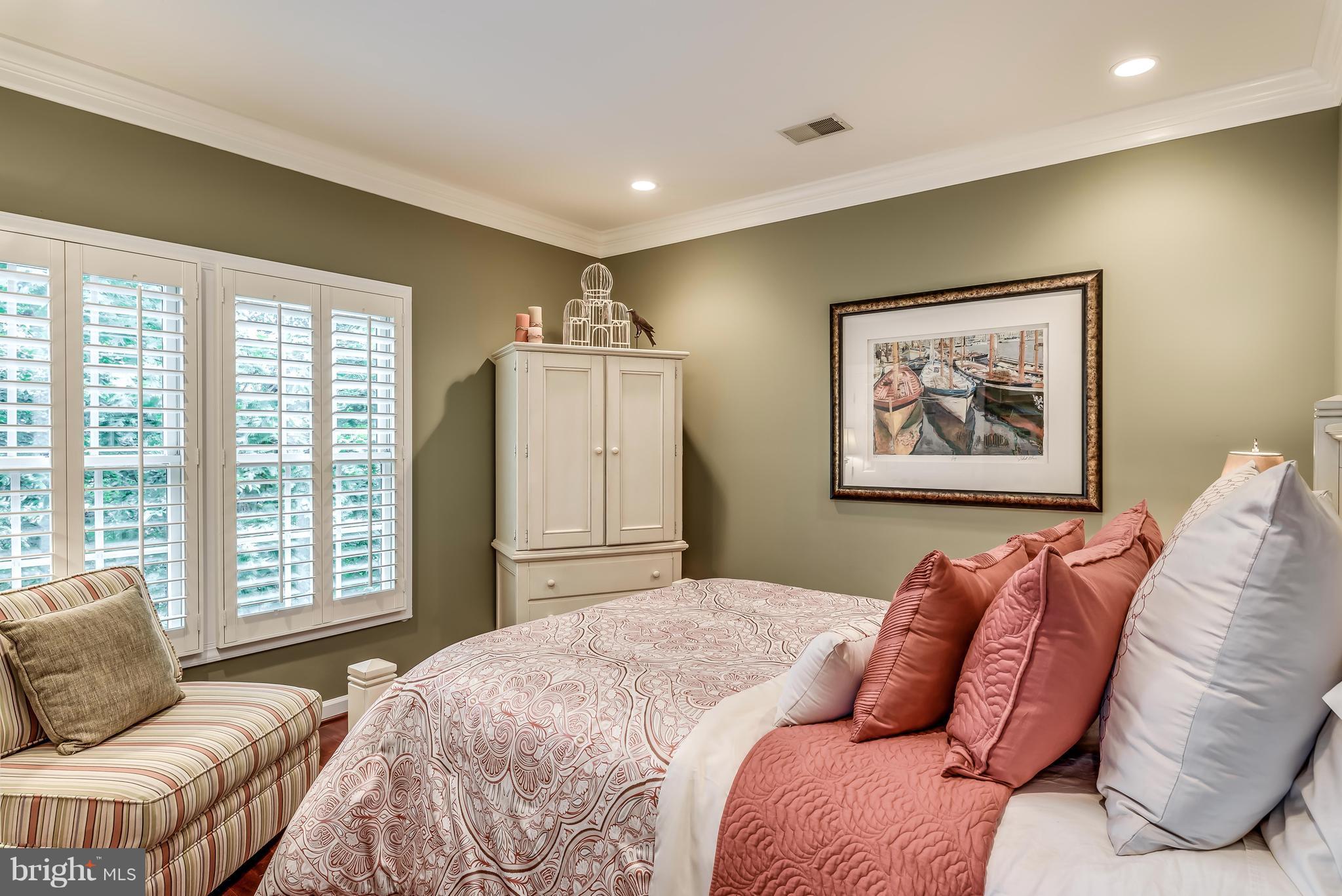 FAIR OAKS GLEN - Residential