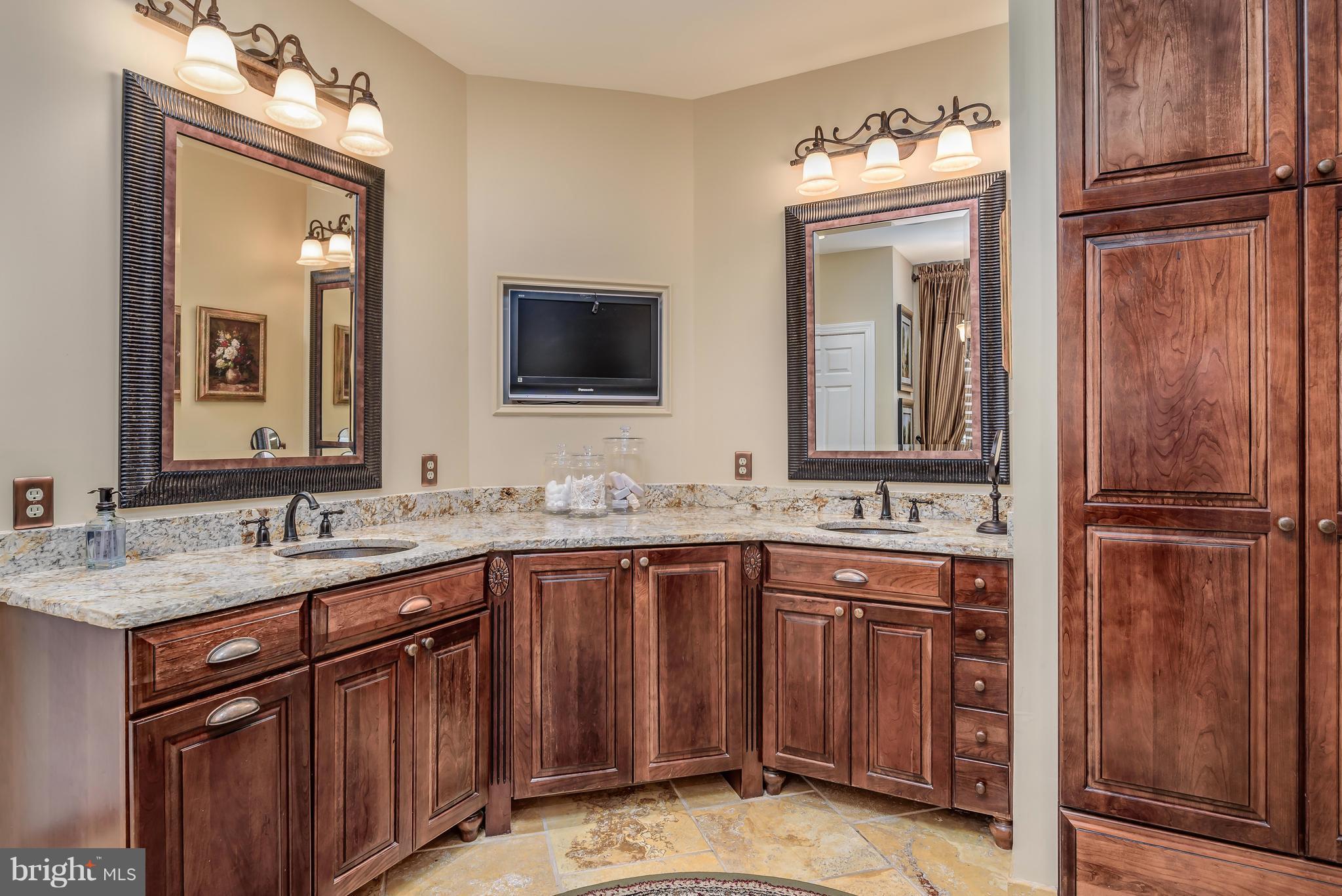 FAIR OAKS GLEN - Residential