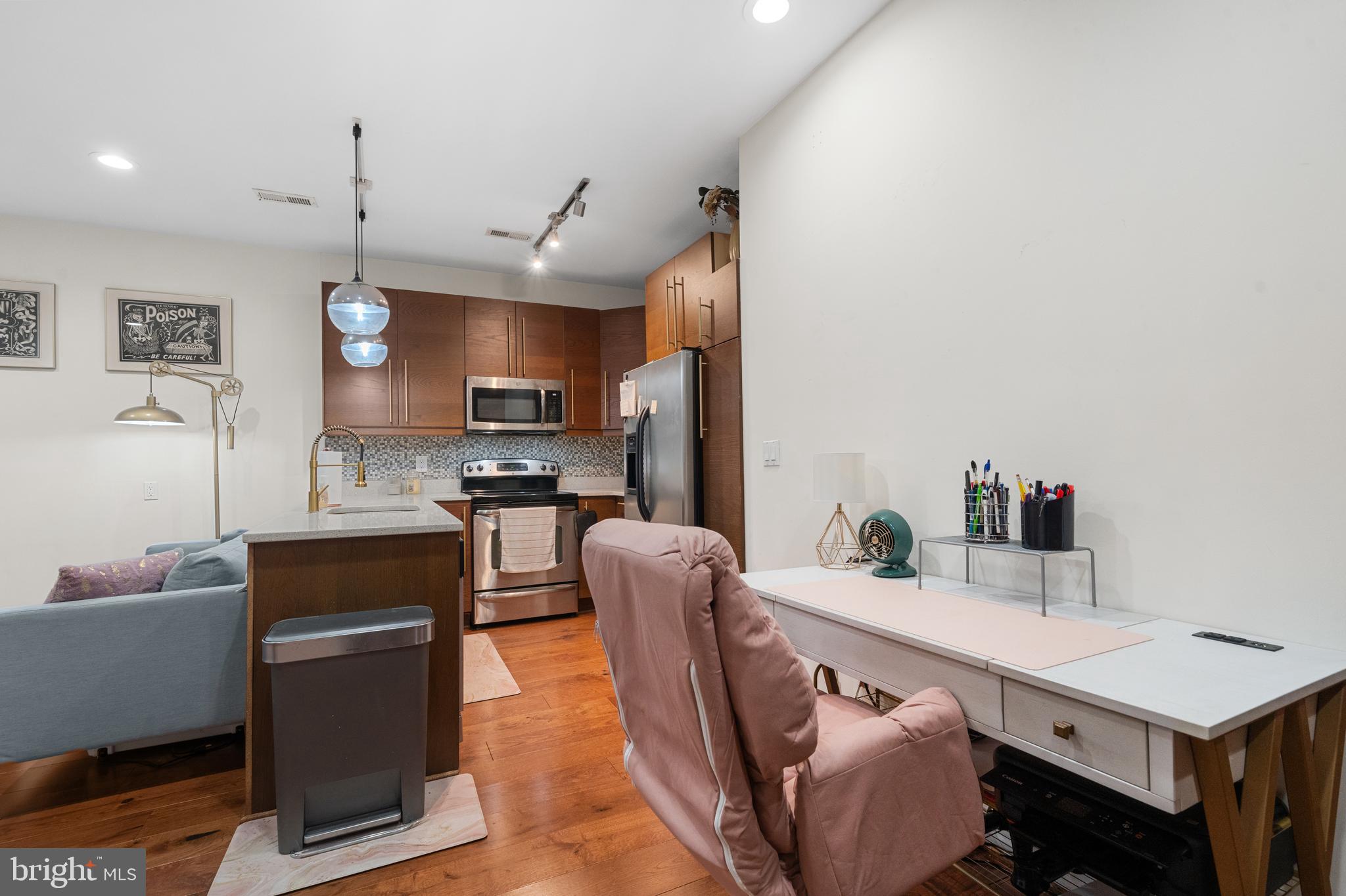 1215 10TH STREET NW 2