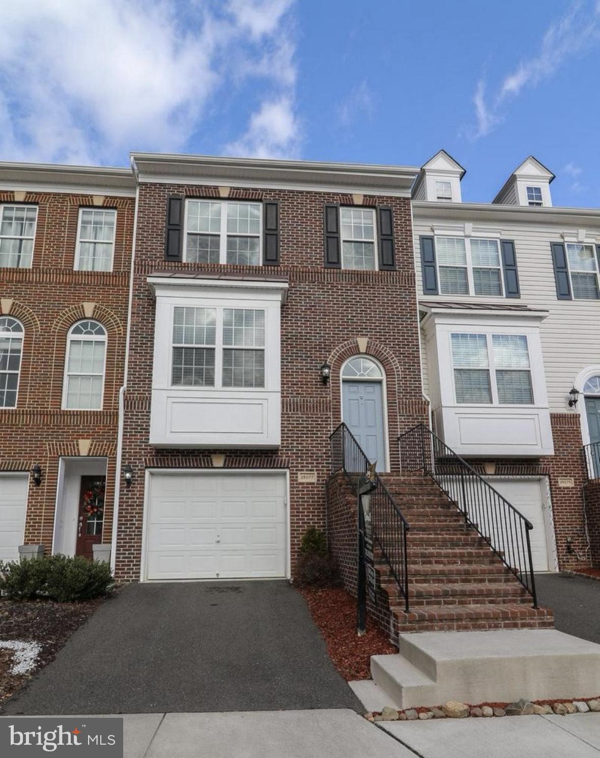 STRATSHIRE CROSSING - Residential