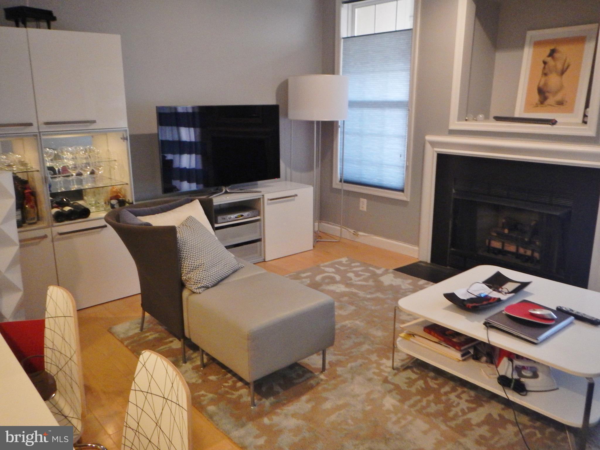 COURTHOUSE HILL - Residential Lease