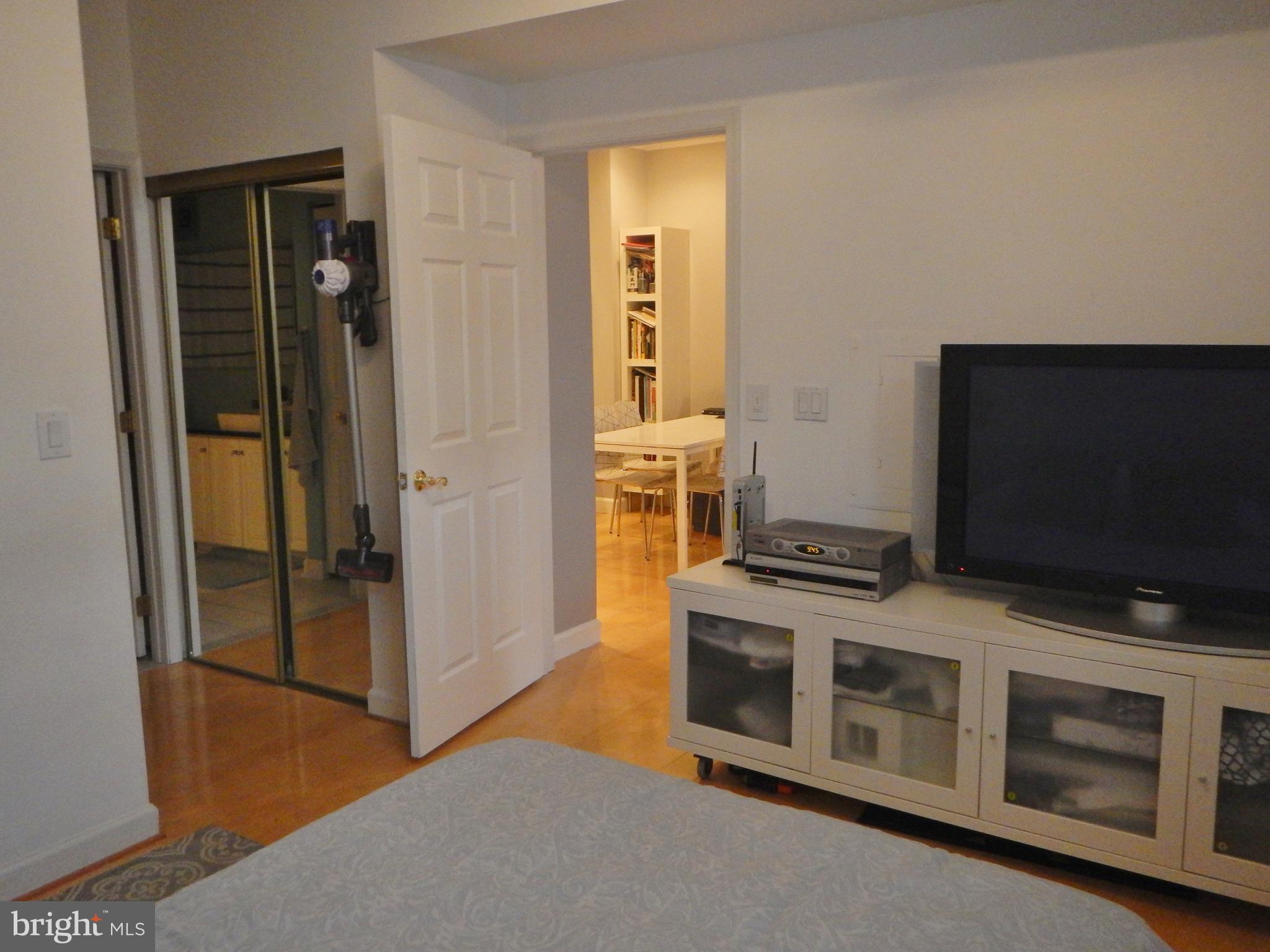 COURTHOUSE HILL - Residential Lease