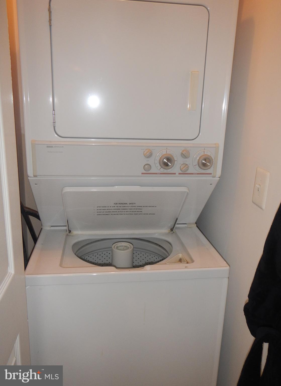 COURTHOUSE HILL - Residential Lease