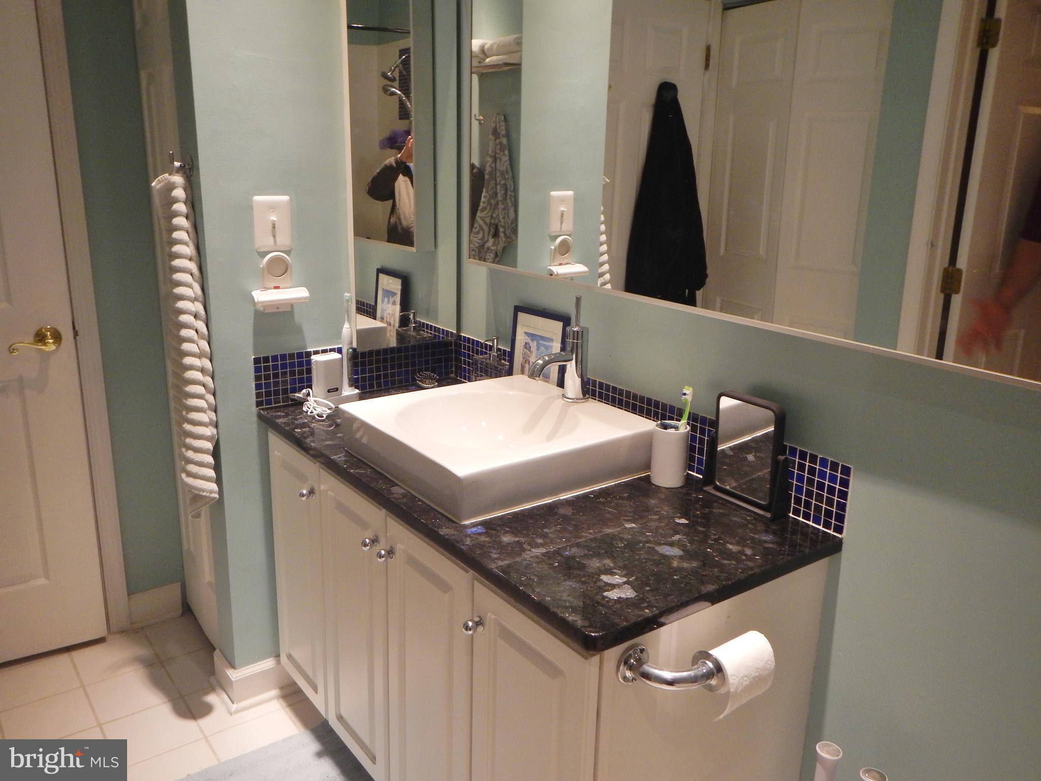 COURTHOUSE HILL - Residential Lease