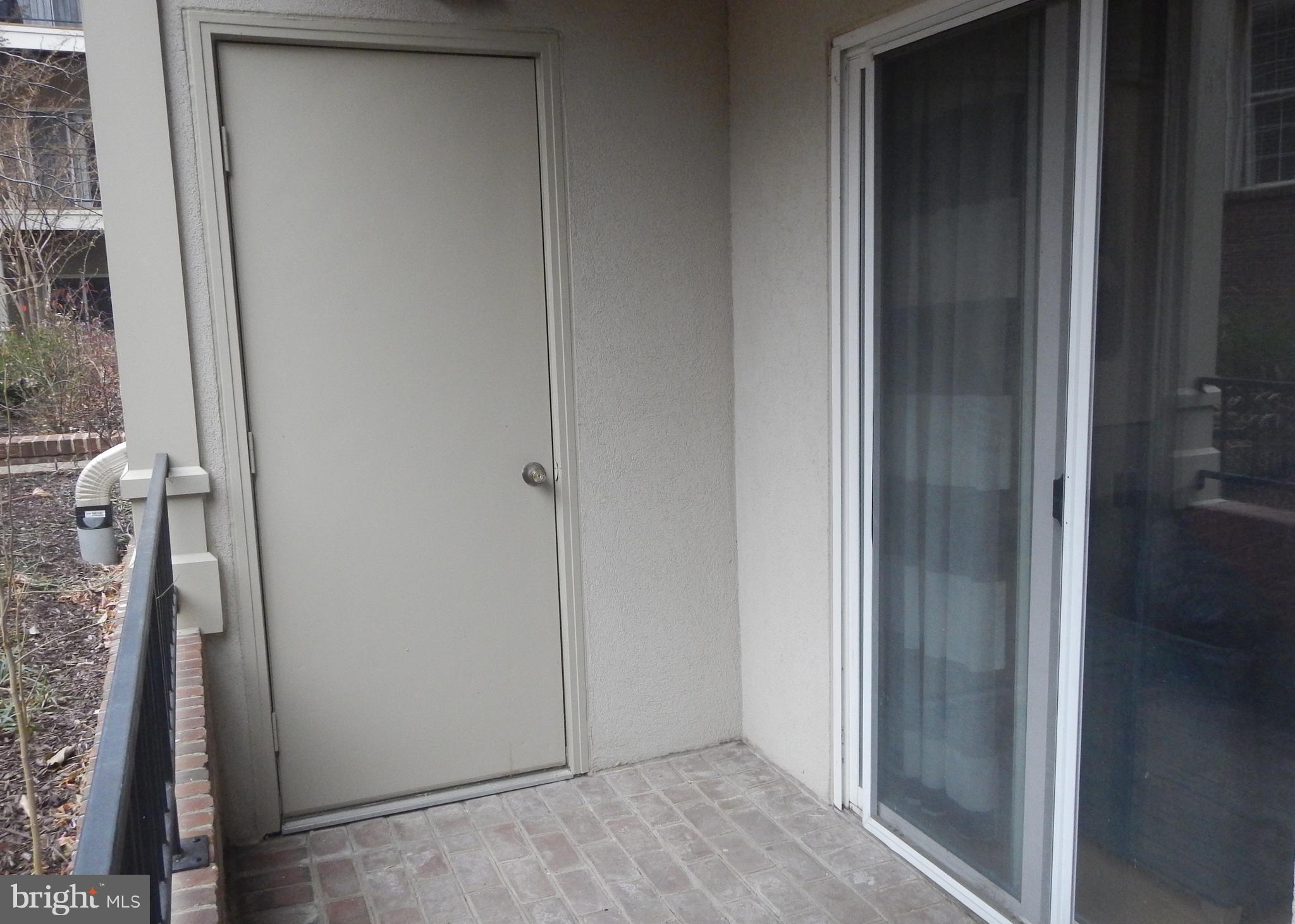 COURTHOUSE HILL - Residential Lease