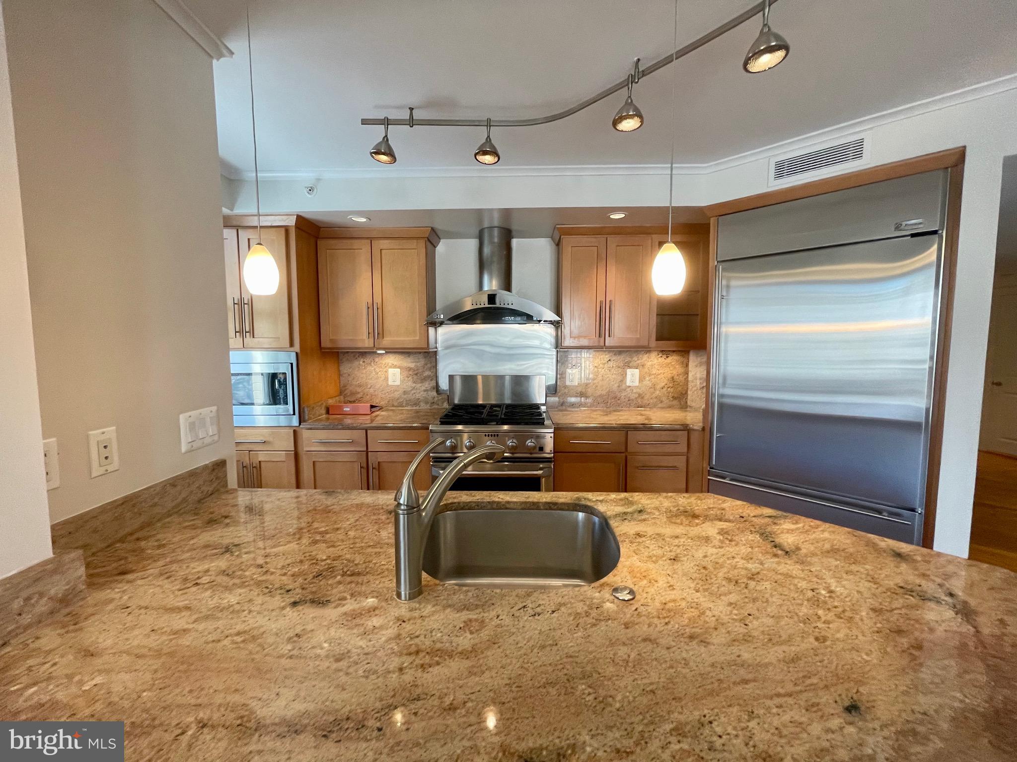 COURTHOUSE - Residential Lease