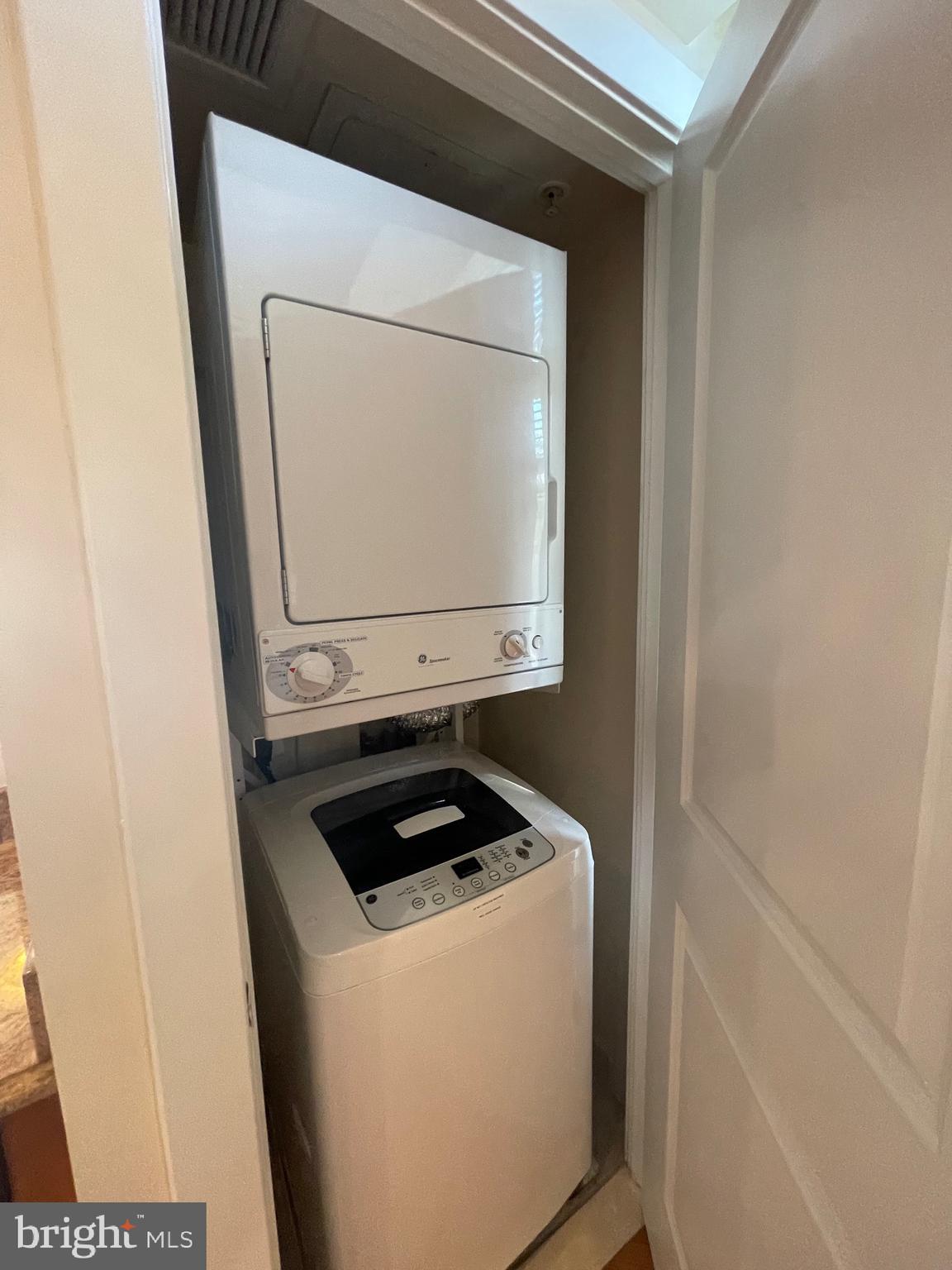 COURTHOUSE - Residential Lease