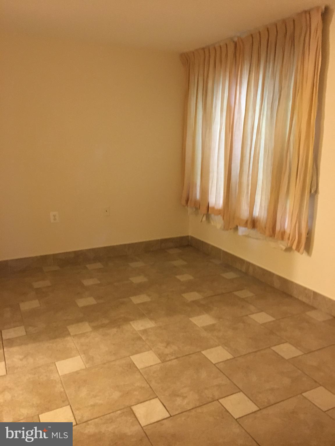 IVYMOUNT COURT - Residential