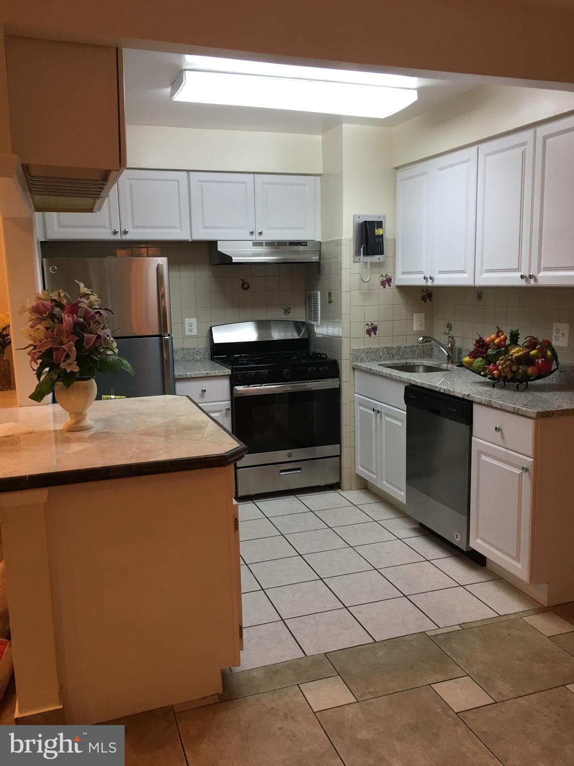 IVYMOUNT COURT - Residential