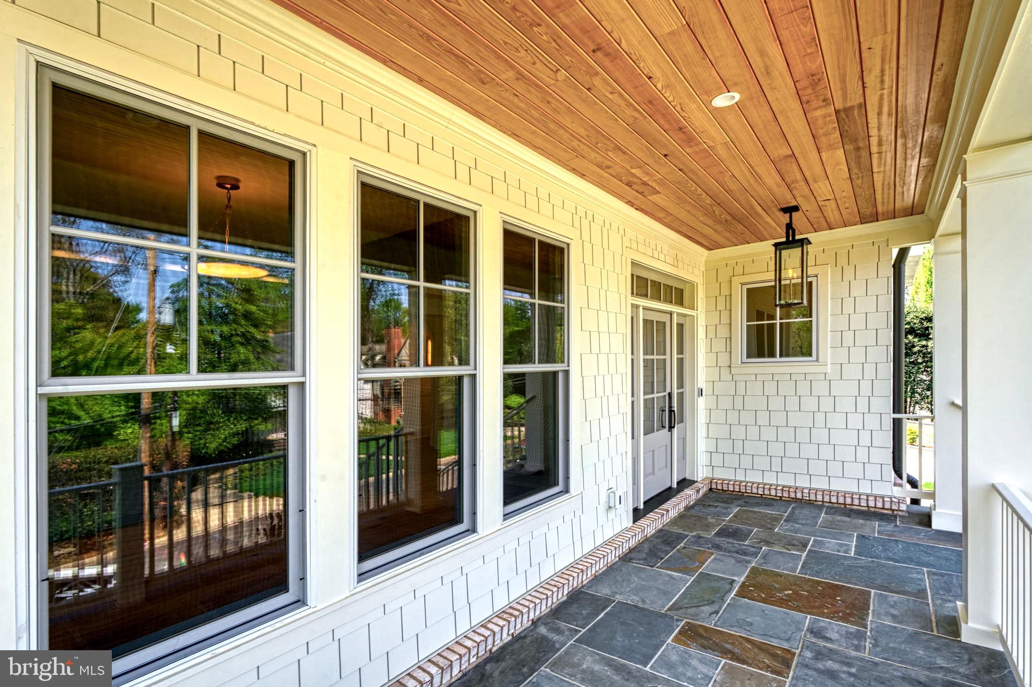 COUNTRY CLUB HILLS - Residential