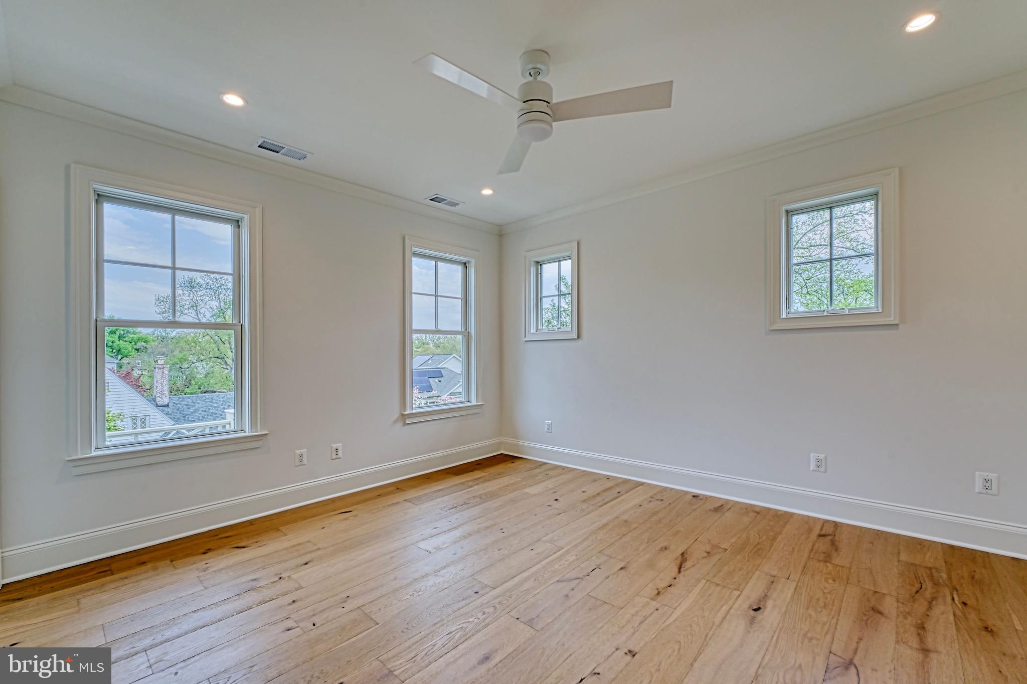 COUNTRY CLUB HILLS - Residential