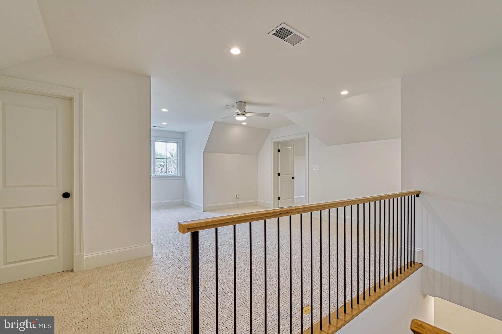 COUNTRY CLUB HILLS - Residential