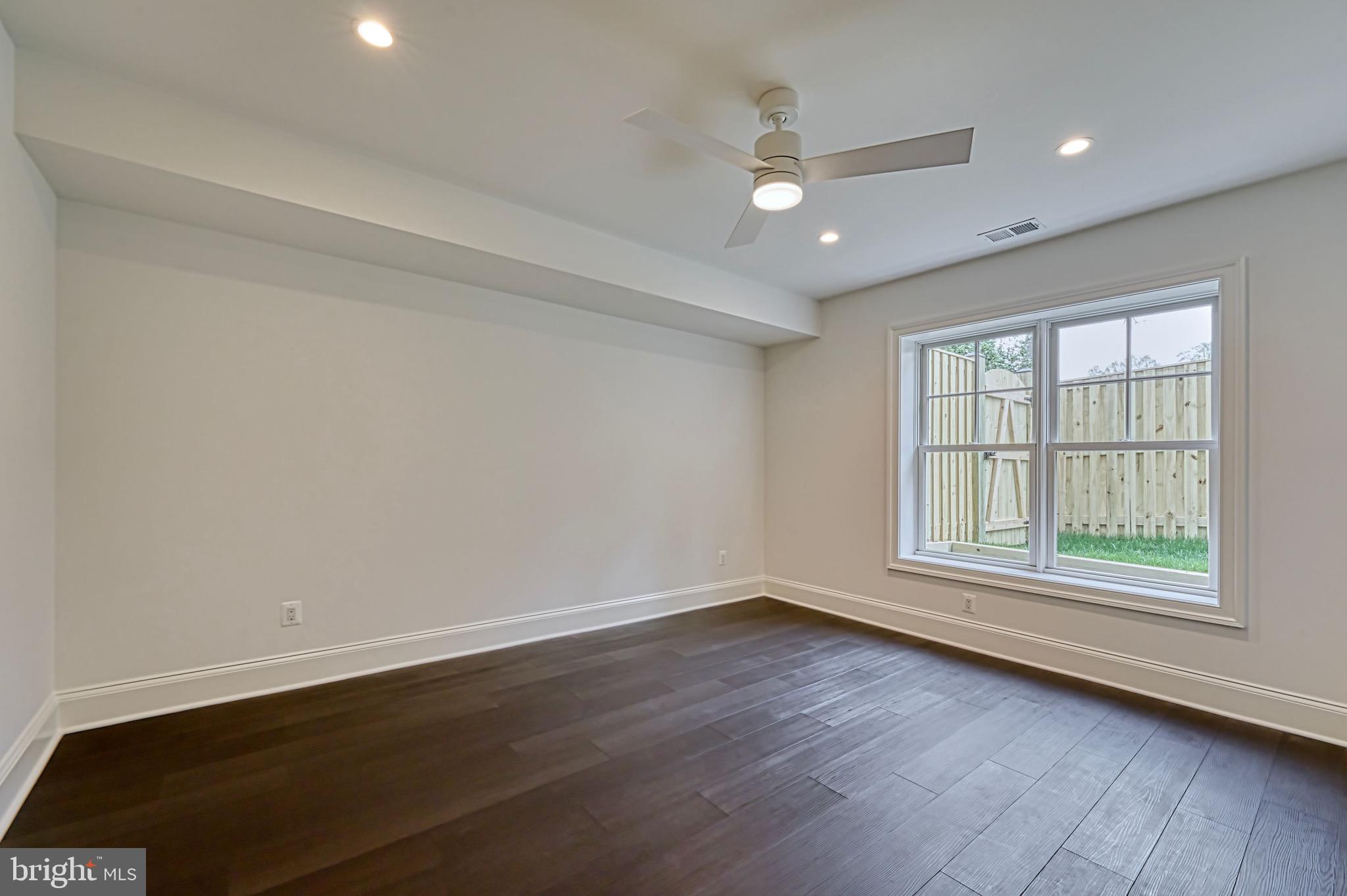 COUNTRY CLUB HILLS - Residential