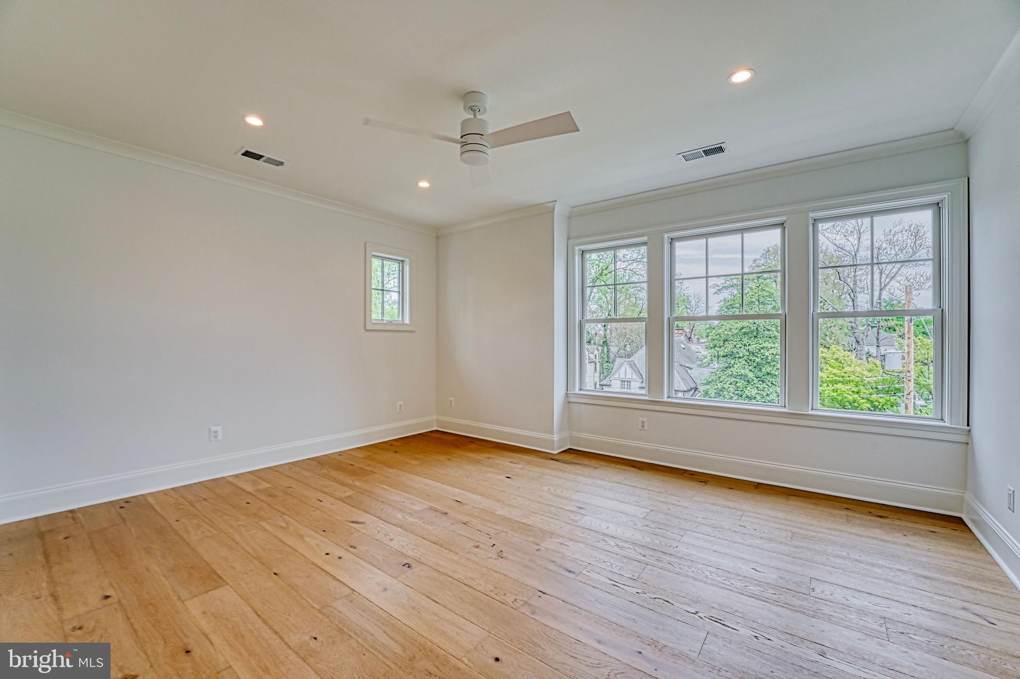 COUNTRY CLUB HILLS - Residential