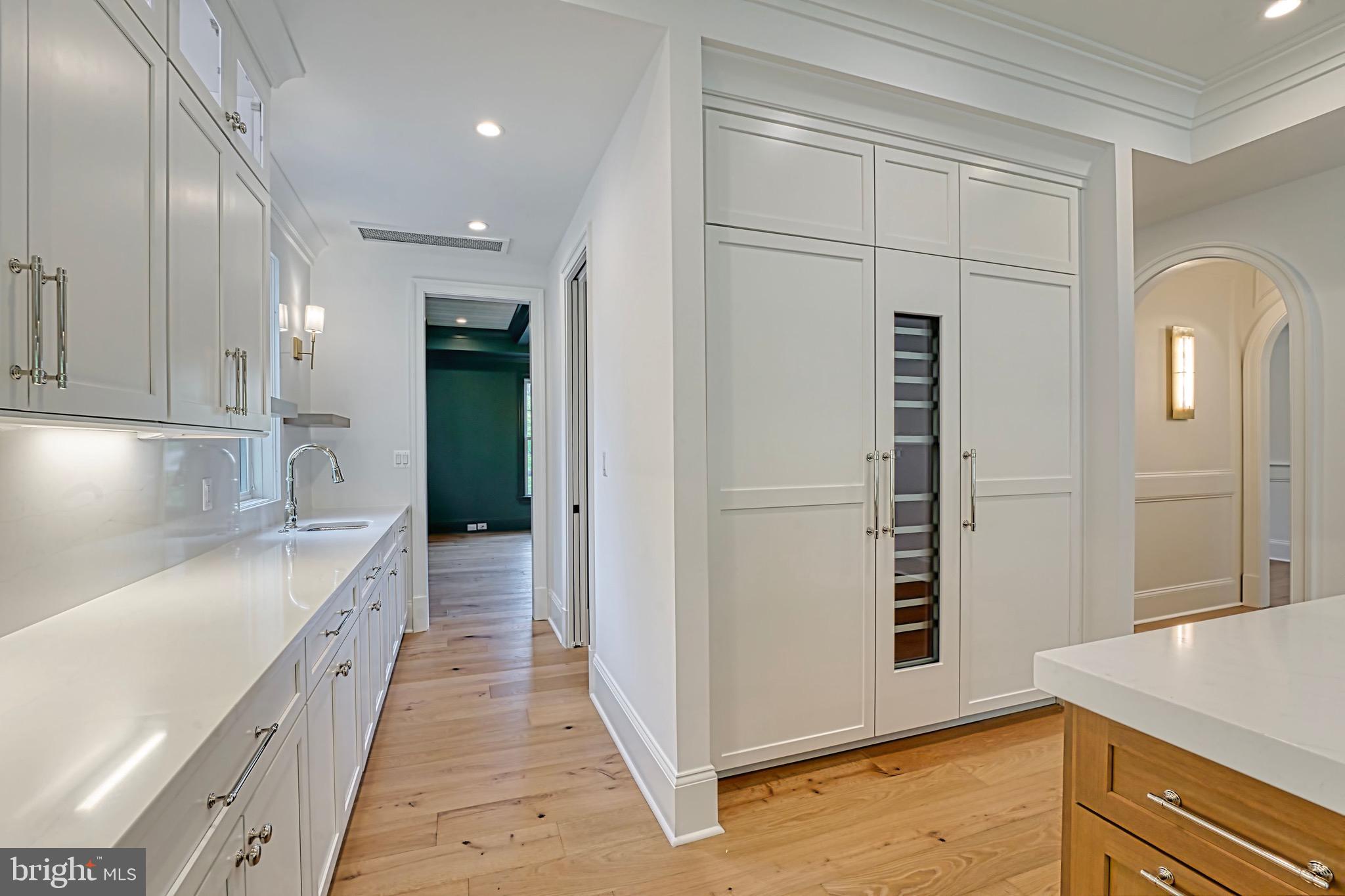 COUNTRY CLUB HILLS - Residential