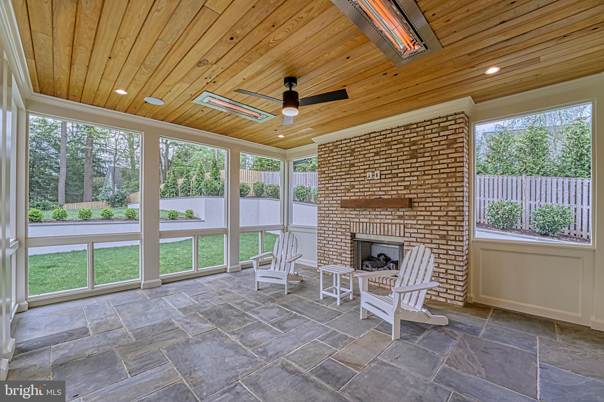 COUNTRY CLUB HILLS - Residential