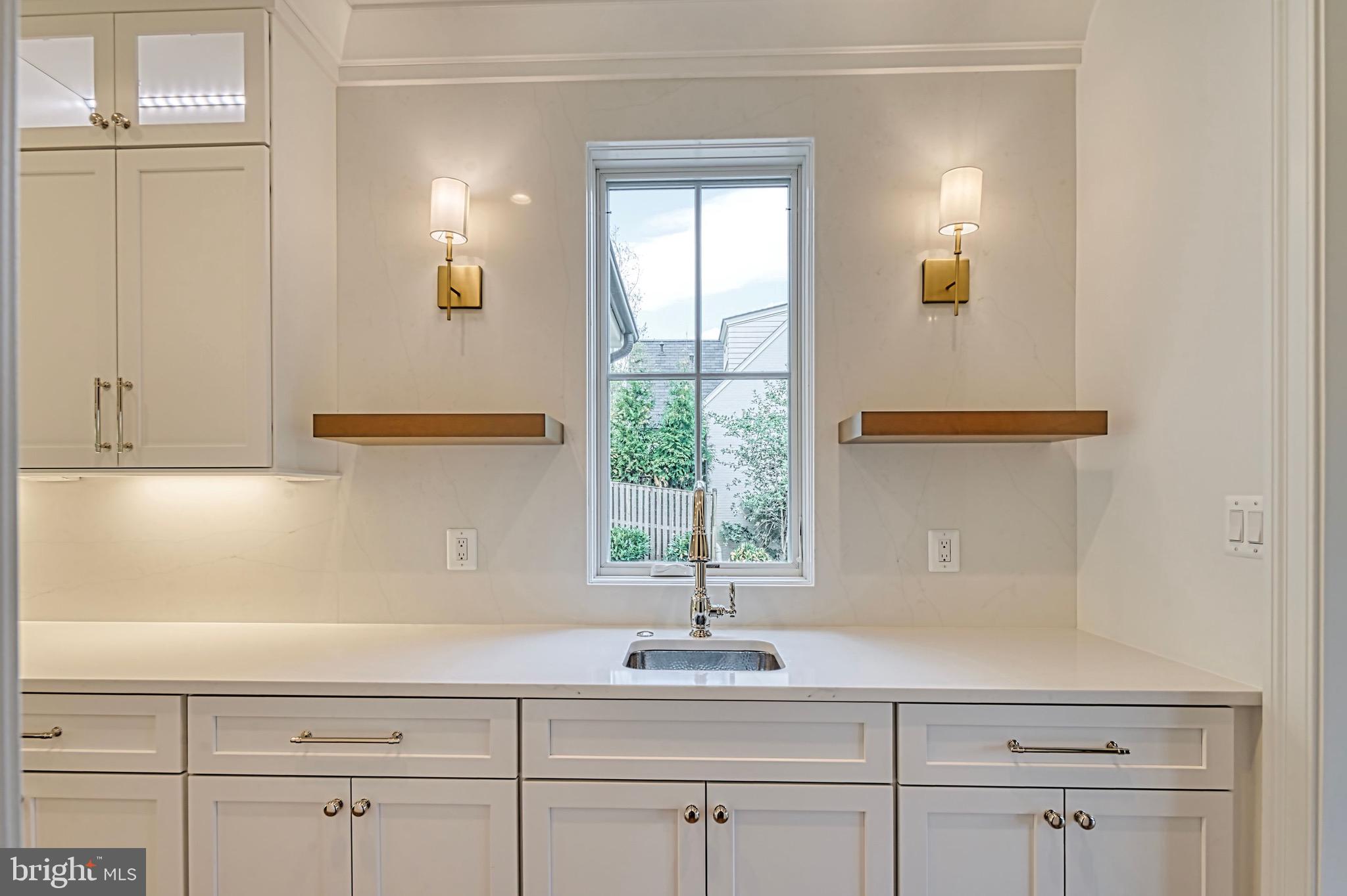 COUNTRY CLUB HILLS - Residential