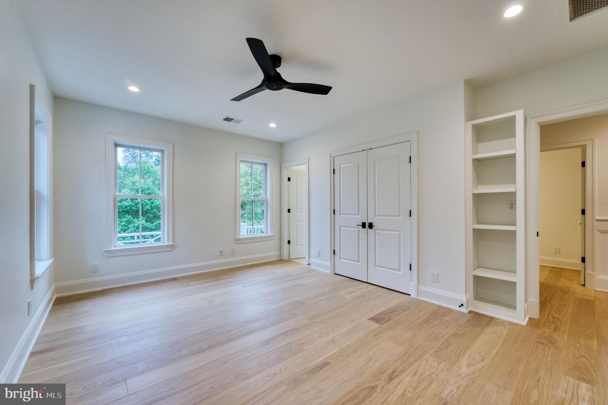 COUNTRY CLUB HILLS - Residential