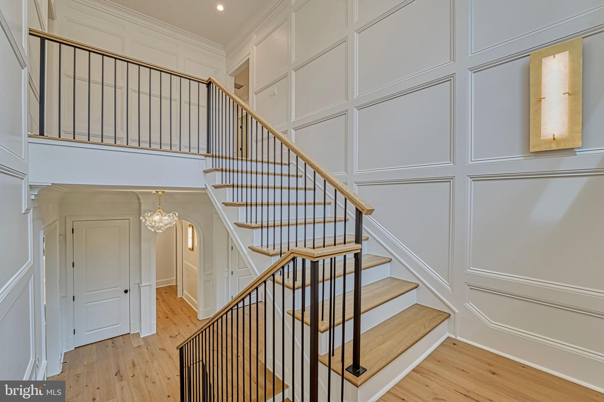 COUNTRY CLUB HILLS - Residential