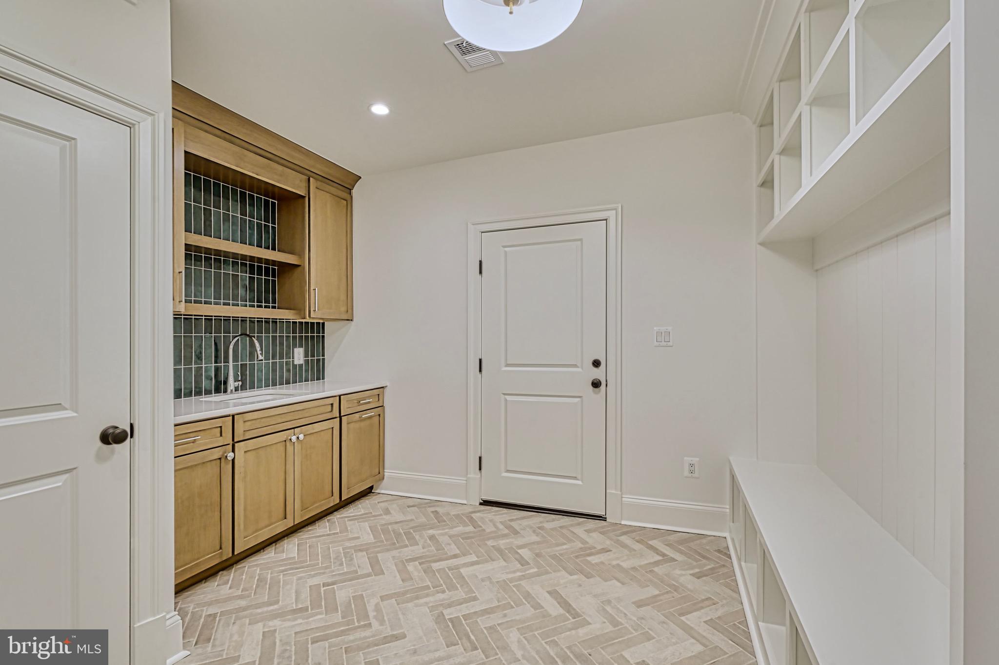 COUNTRY CLUB HILLS - Residential