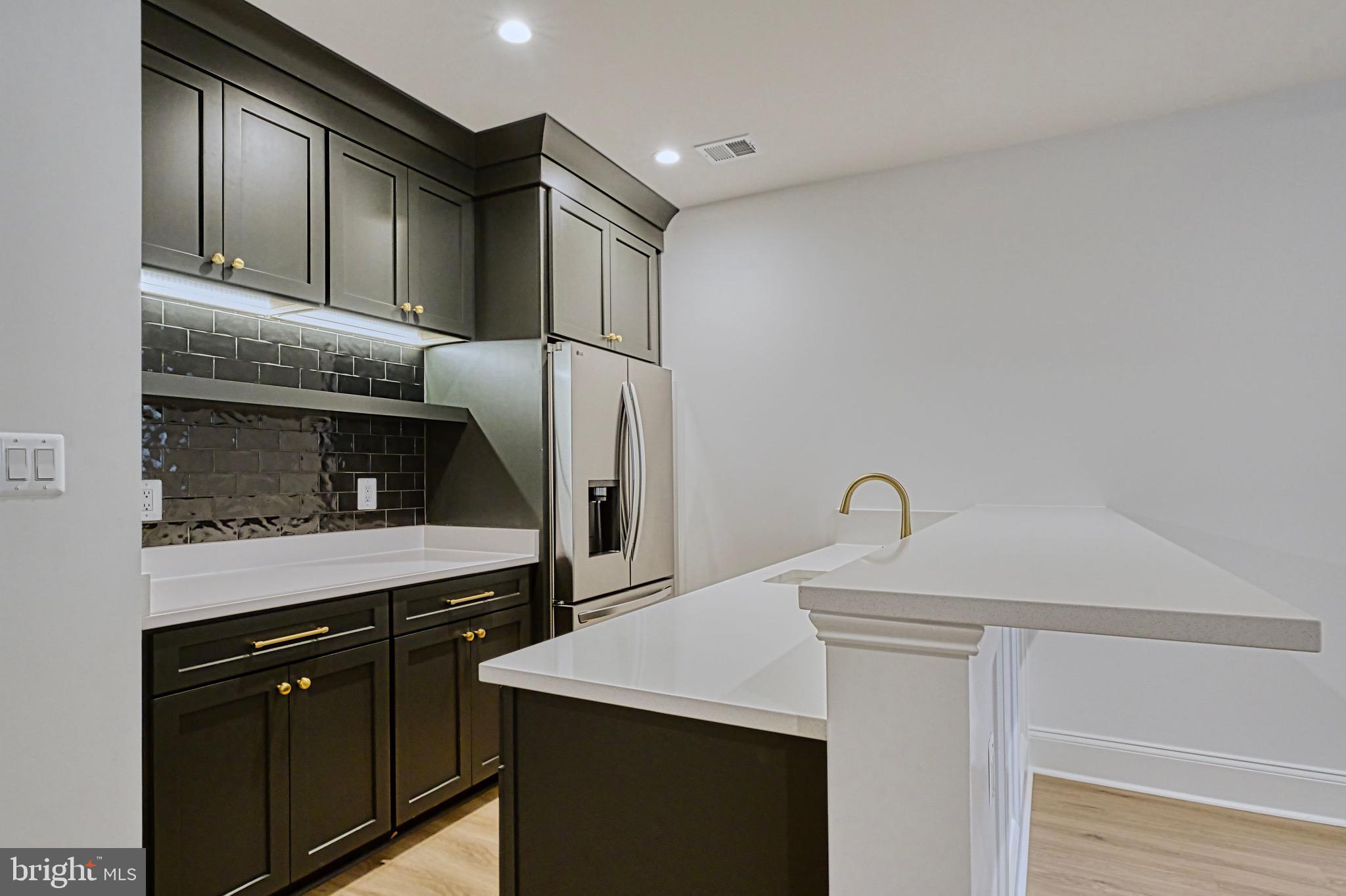 COUNTRY CLUB HILLS - Residential