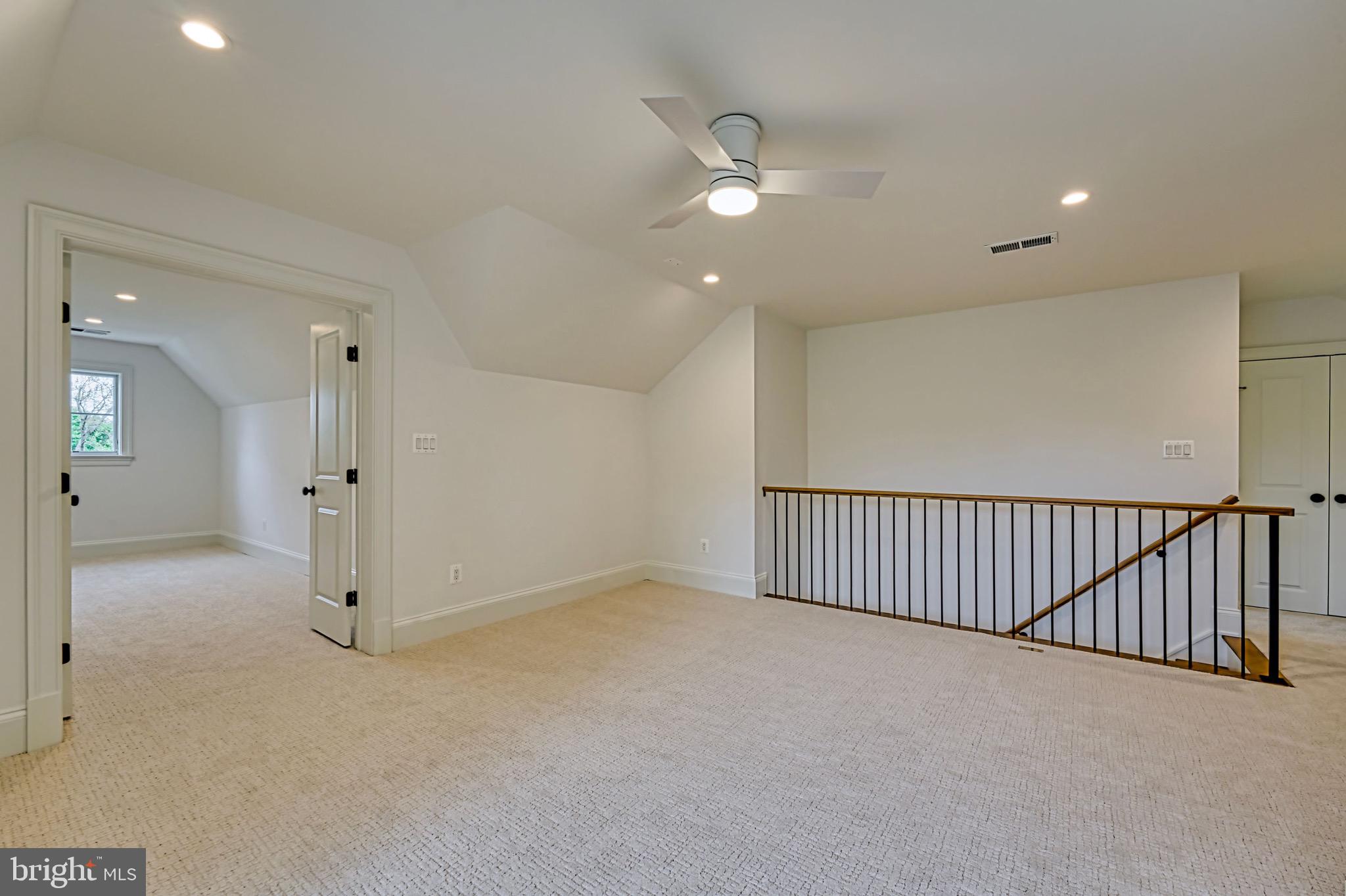 COUNTRY CLUB HILLS - Residential