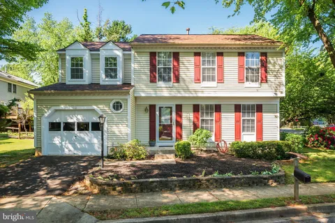 100 Pembrooke View Lane, Gaithersburg, MD MLS: MDMC2179426