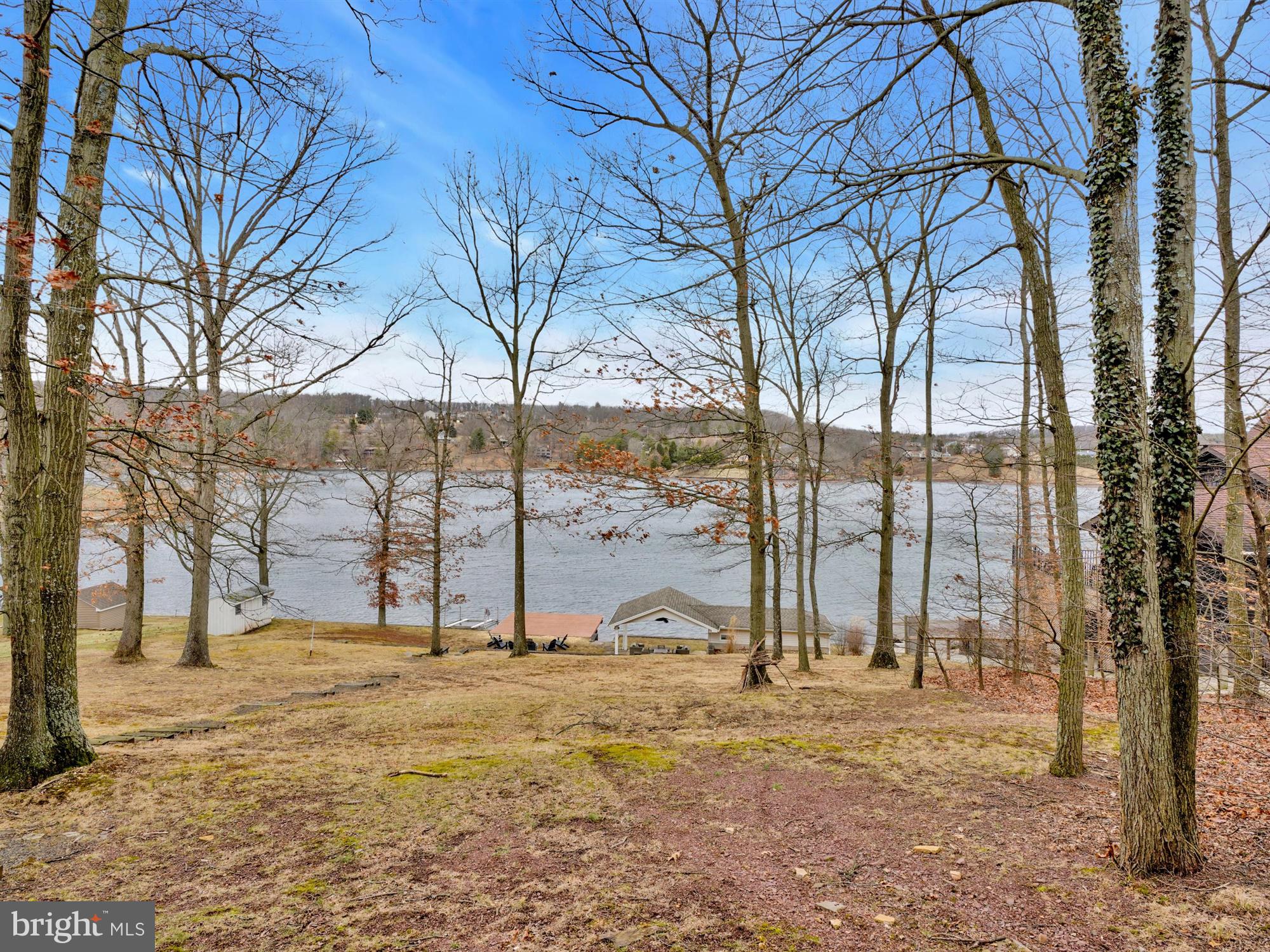 LAKE WYNONAH - Residential