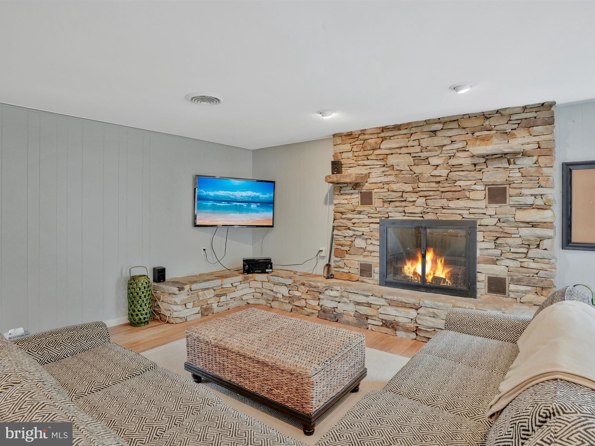 LAKE WYNONAH - Residential